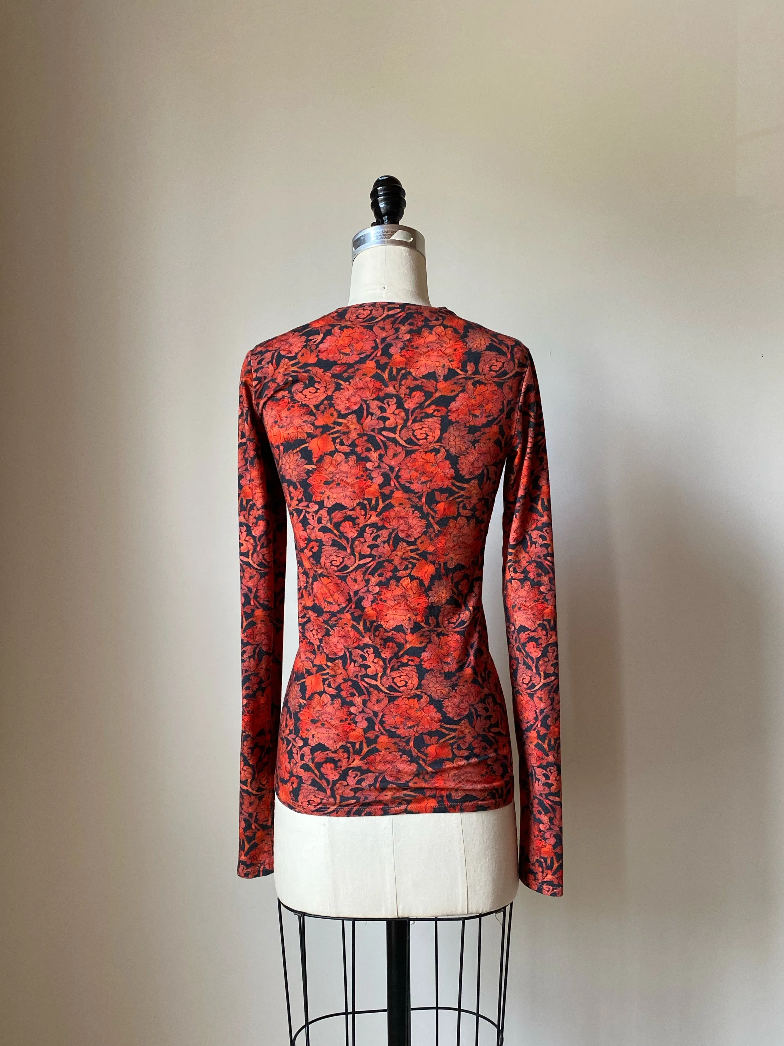 armor print long sleeve jersey top