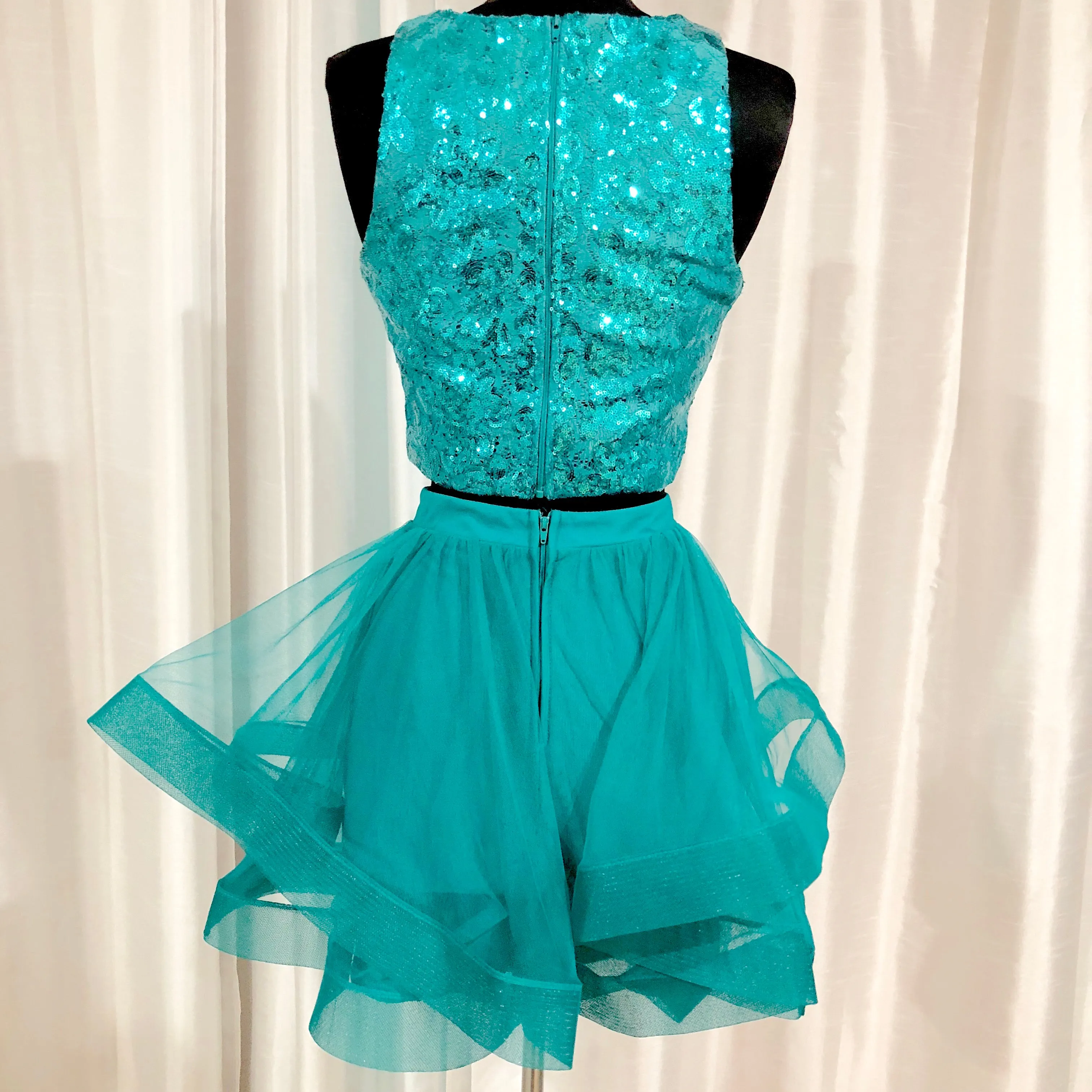 BOUTIQUE Short Jade Two Piece Gown Size 3