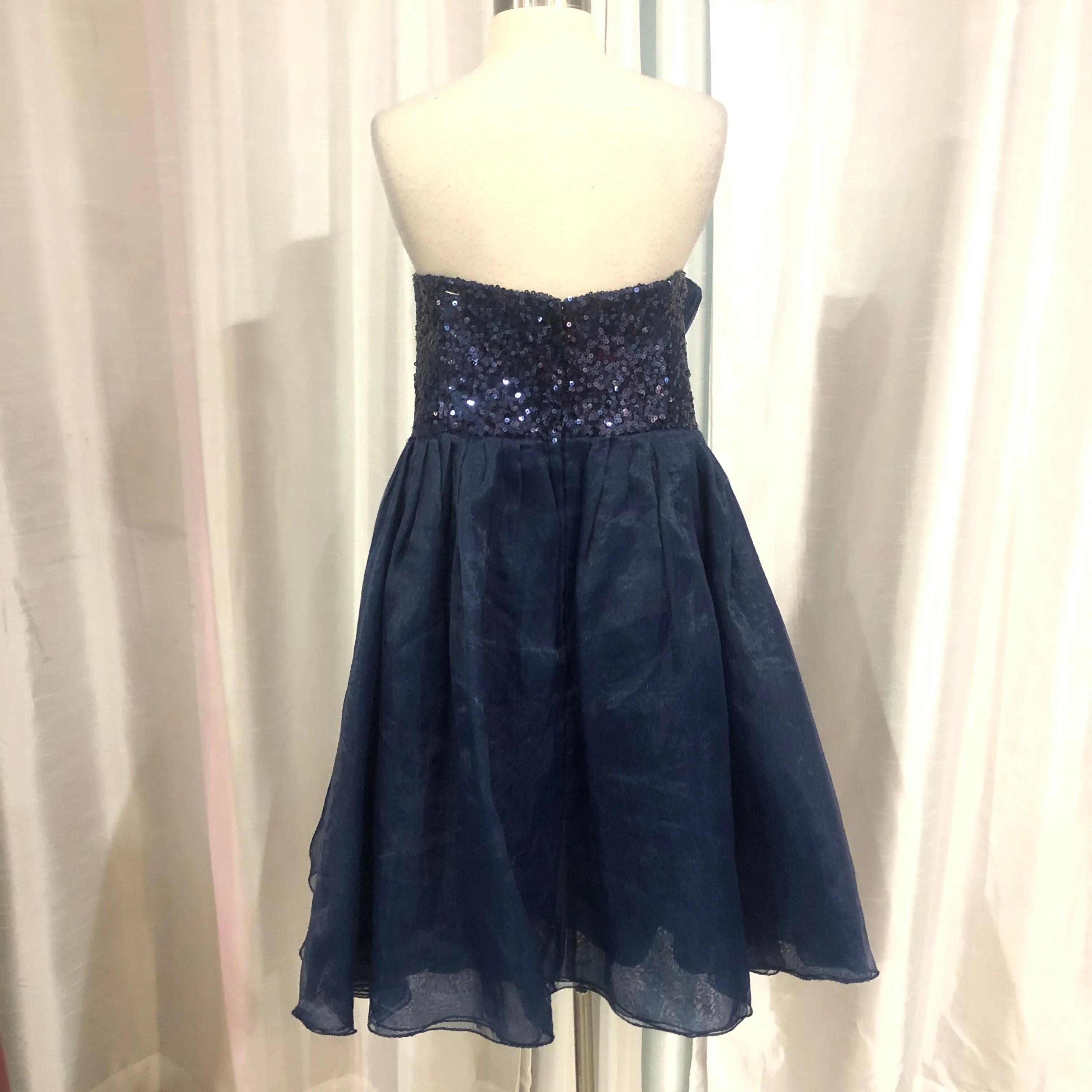 BOUTIQUE Short Navy Strapless Gown Size 16