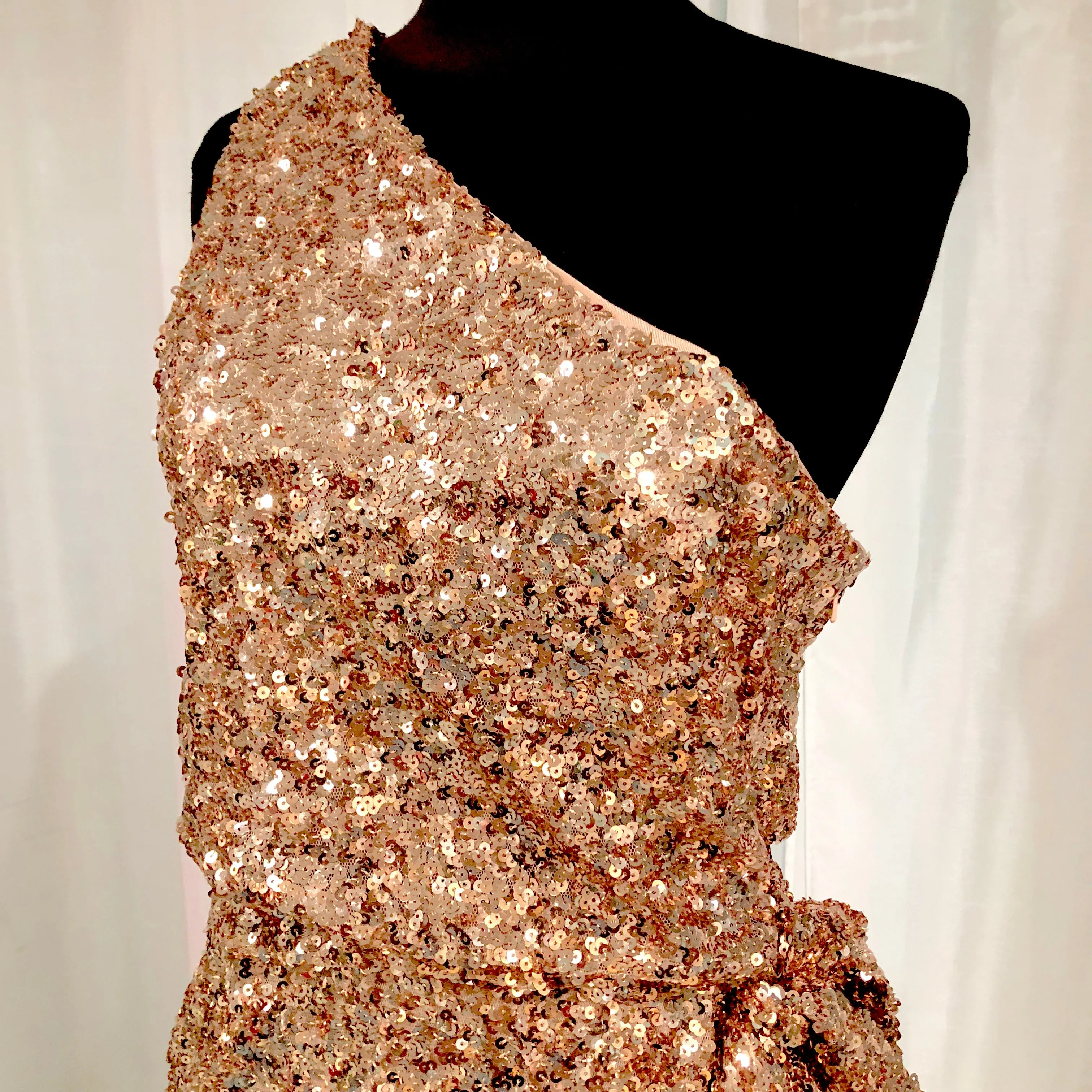BOUTIQUE Short Rose Gold Sequined Gown Size 10