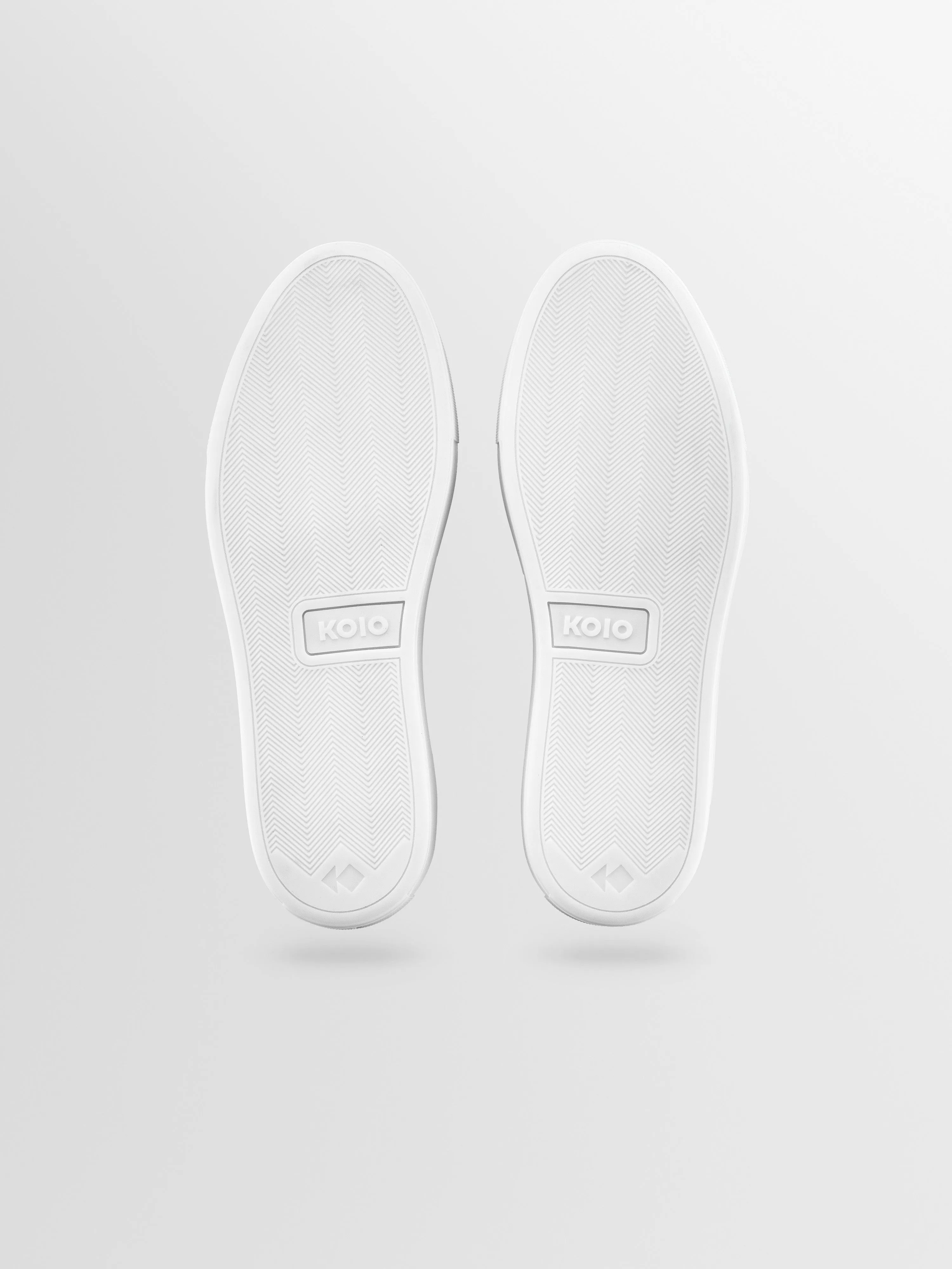 Capri in Triple White Rose Anvil