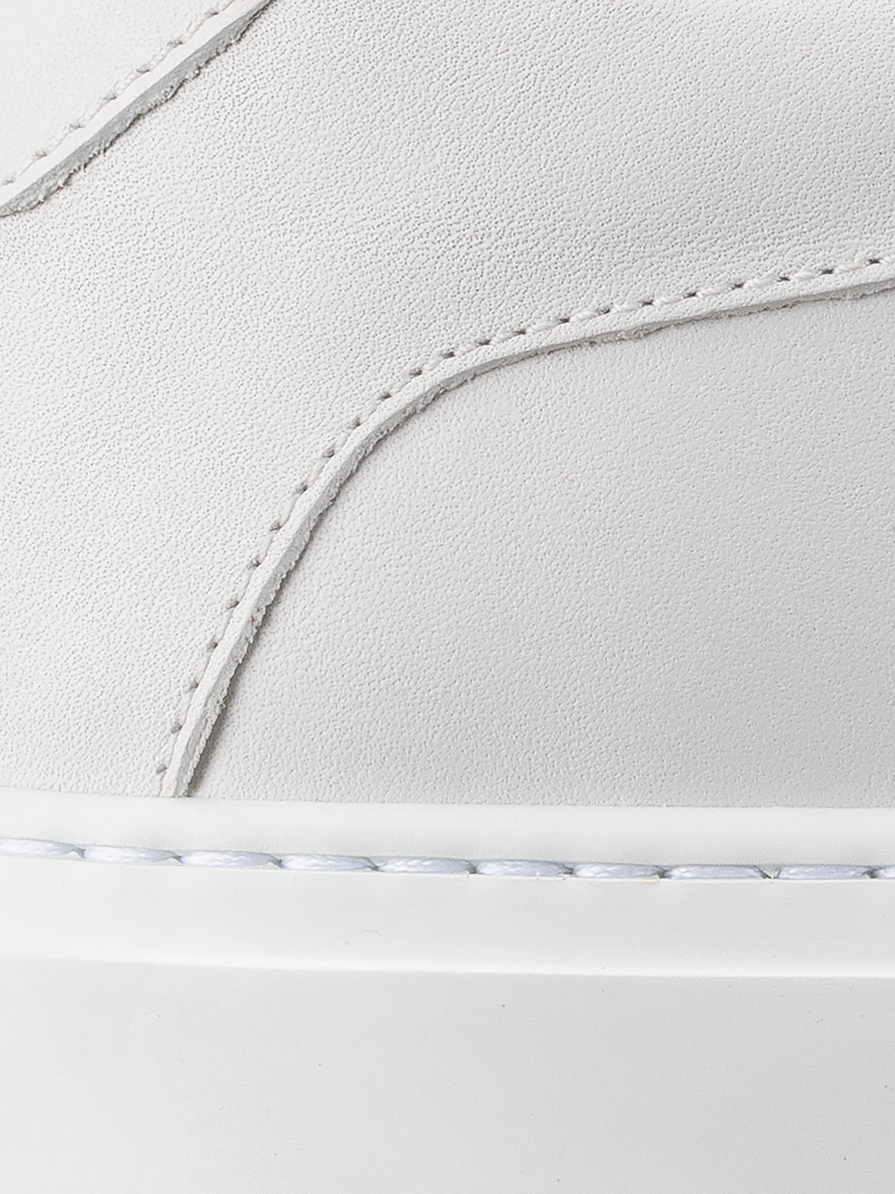 Capri in Triple White Rose Anvil