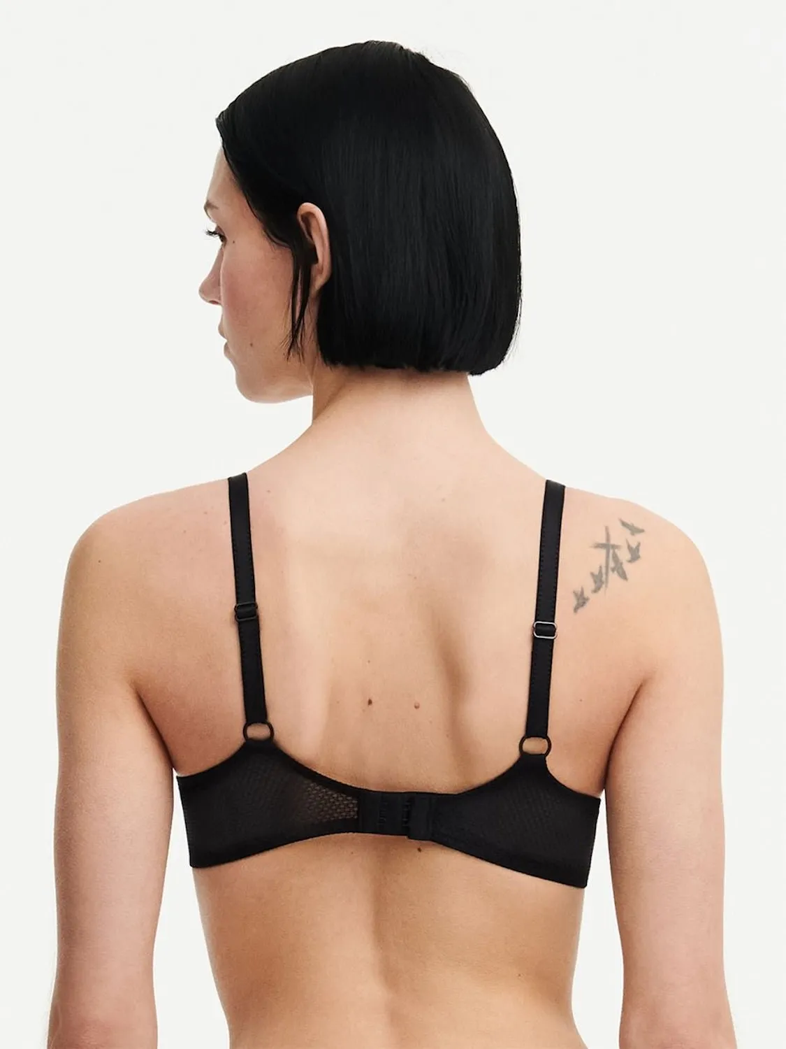 Chantelle Fleurs Signature Faux Leather Plunge Contour Bra