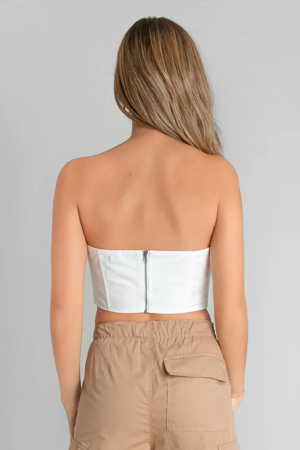 Corset strapless de escote plisados bajo v