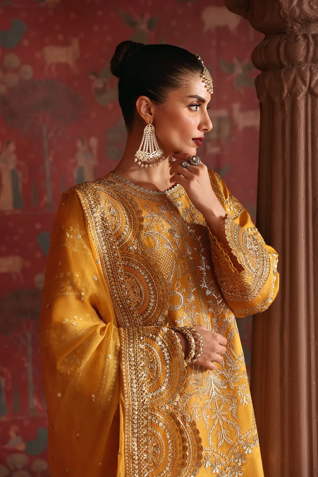 Elegant Tilla Embroidered Paksitani Wedding Dress in Kameez Trousers Style