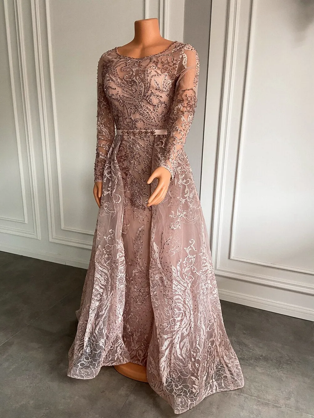 Long Sleeve Vintage Lace Dubai Women Formal Evening Gowns