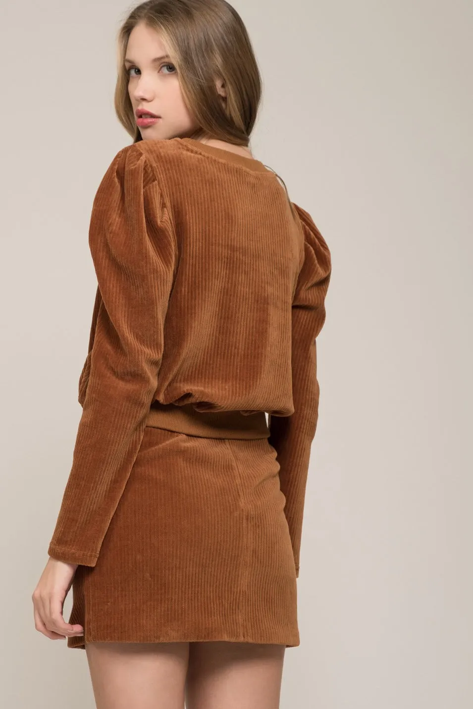 MOON RIVER Jenny Puff Shoulder Sweatshirt