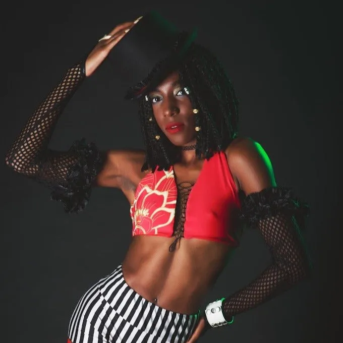 Need a Lift? Halter Crop Top Flirt with Me Floral - Red