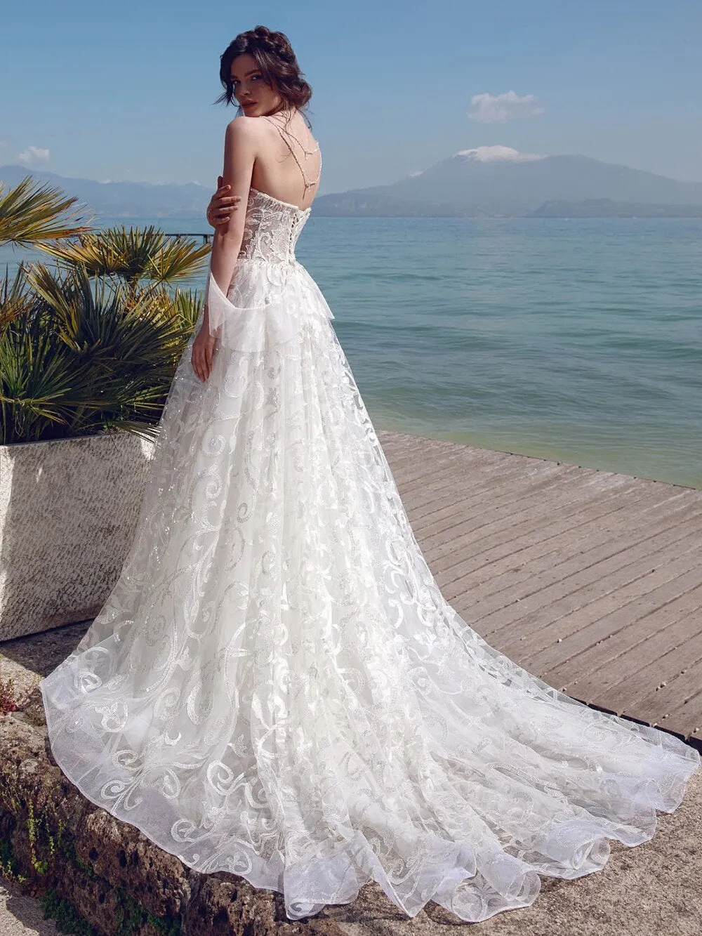 New Sexy Sweetheart Backless Spaghetti Straps Tulle A-Line Wedding Dresses Appliqued Sequined Crystal Pearls Bridal Gowns