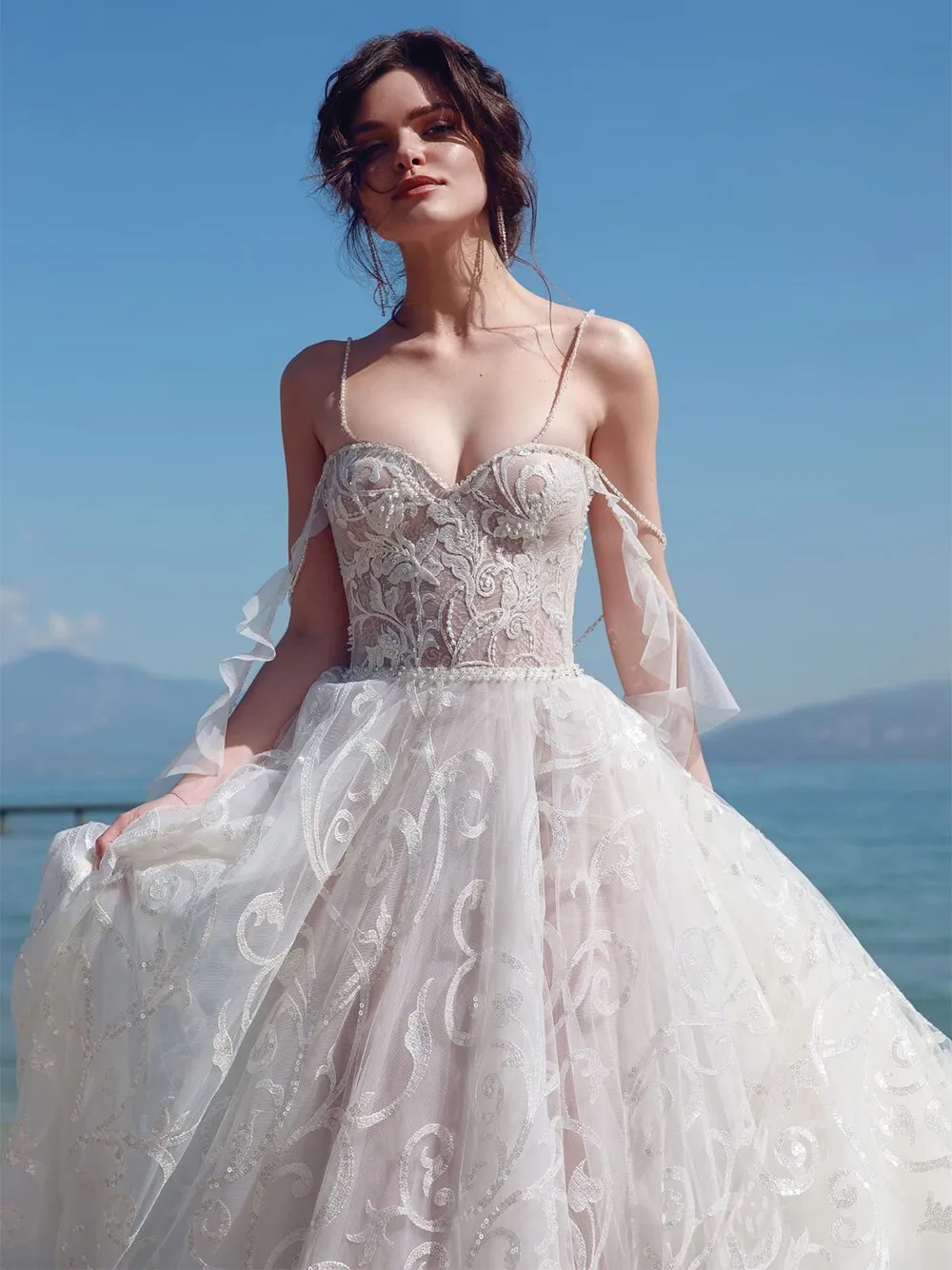 New Sexy Sweetheart Backless Spaghetti Straps Tulle A-Line Wedding Dresses Appliqued Sequined Crystal Pearls Bridal Gowns
