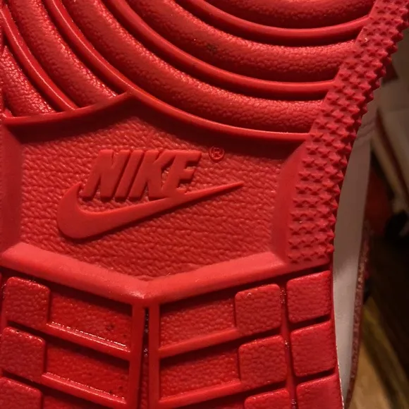 Nike air Jordan 1 size 6 youth or 7.5 women’s high tops.