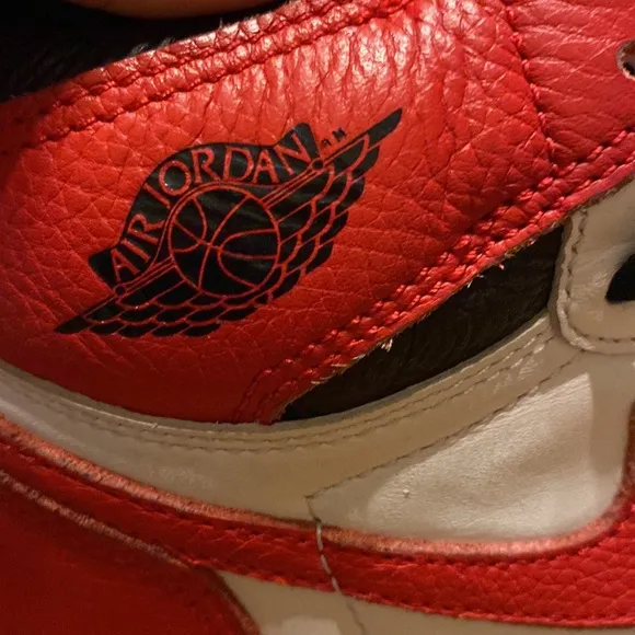 Nike air Jordan 1 size 6 youth or 7.5 women’s high tops.