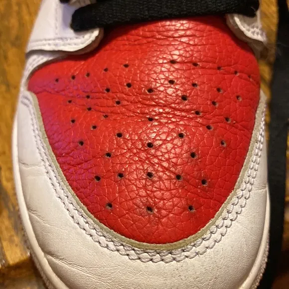 Nike air Jordan 1 size 6 youth or 7.5 women’s high tops.