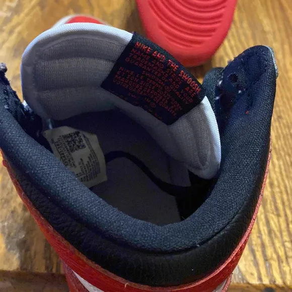 Nike air Jordan 1 size 6 youth or 7.5 women’s high tops.