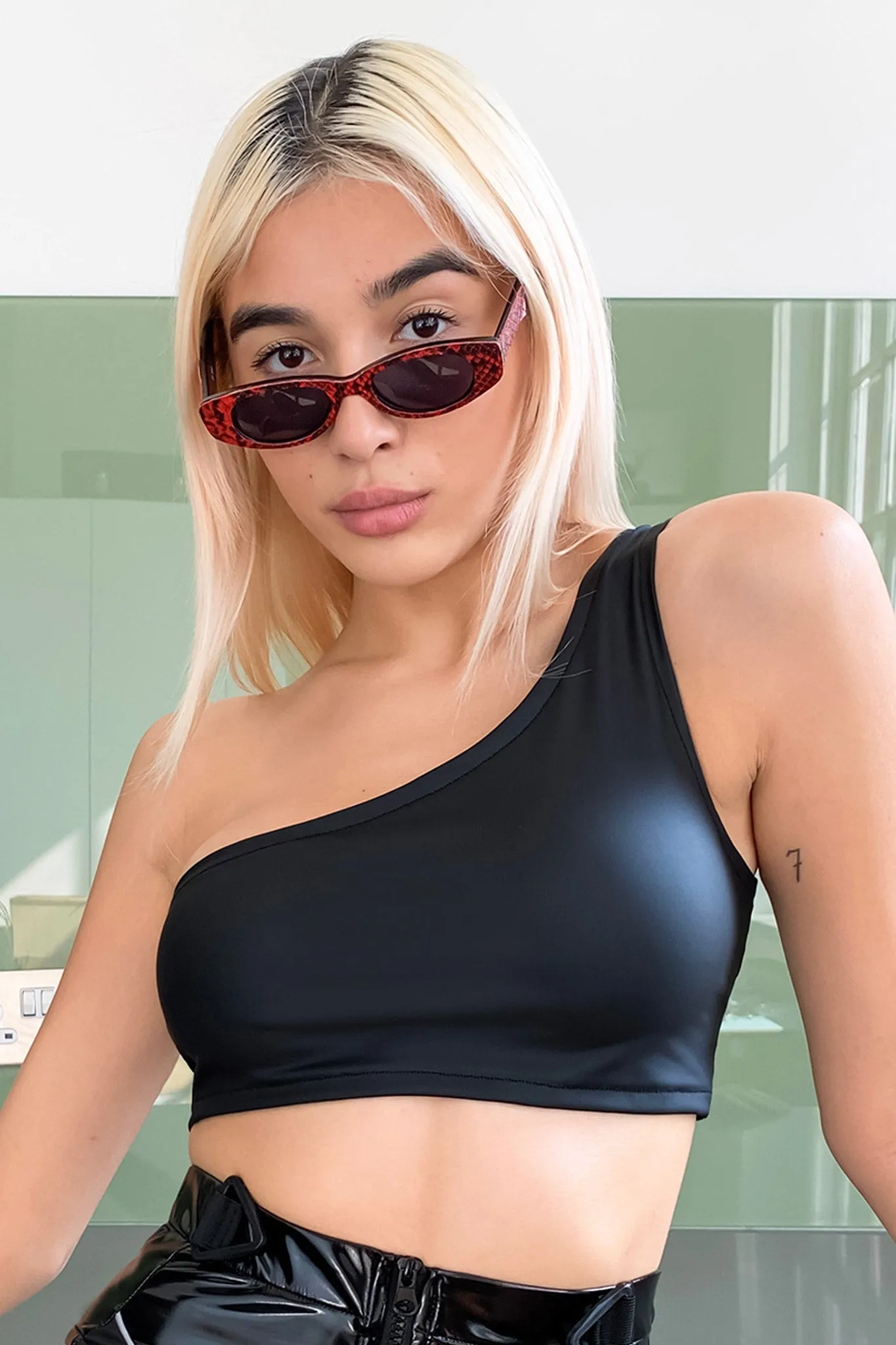 PVC Asymmetric Top