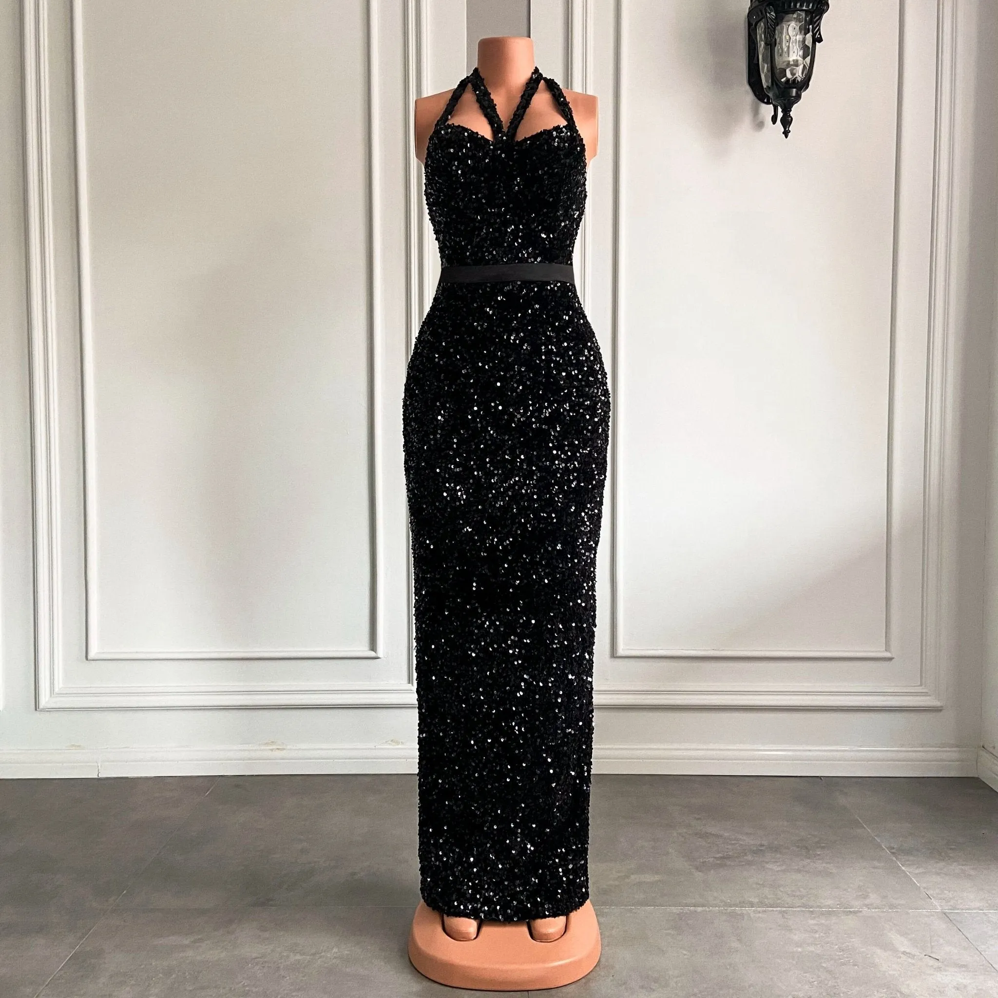 Skinny Sweetheart Black Sequined African Girl Prom Gala Gowns