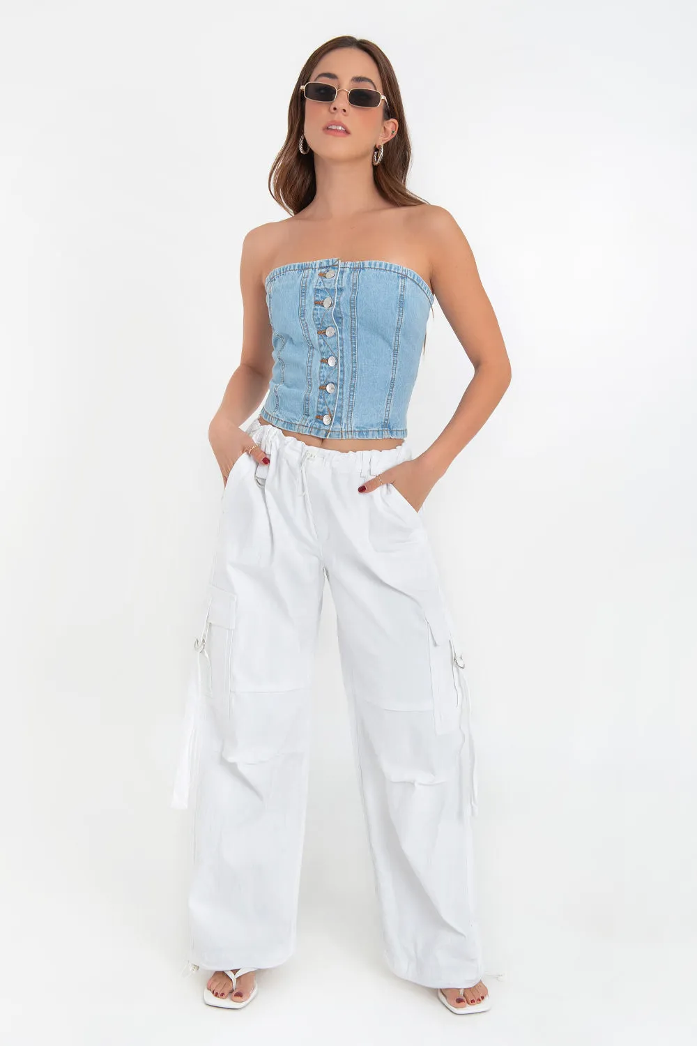 Top tubo de denim con botones contraste