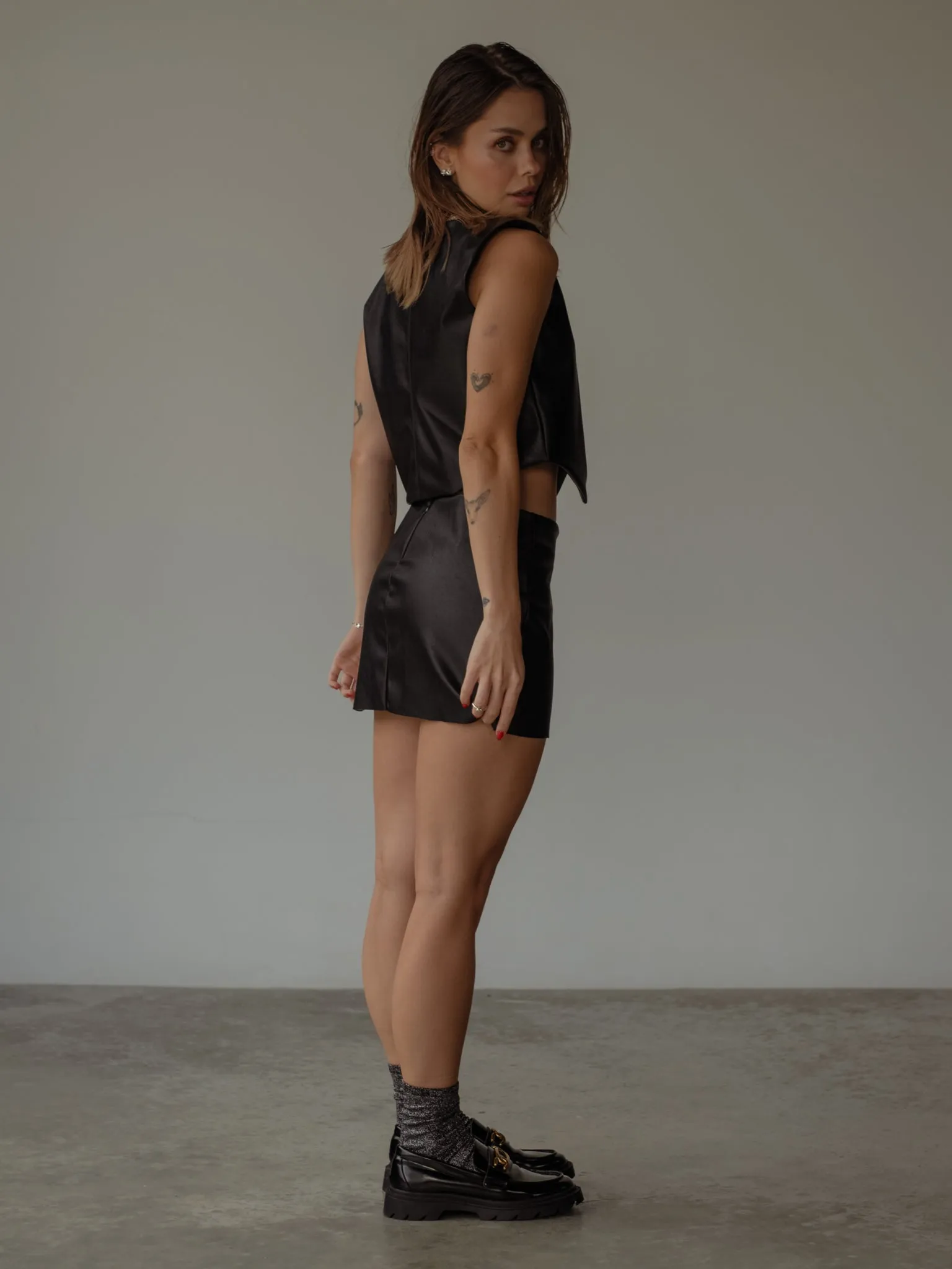 VEGAN LEATHER MINI SKIRT  - BLACK