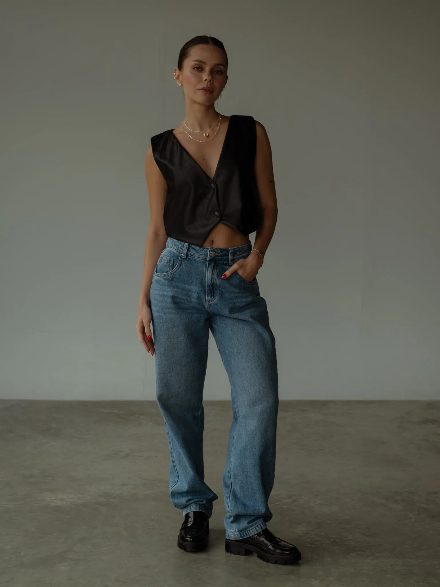 VEGAN LEATHER VEST - BLACK