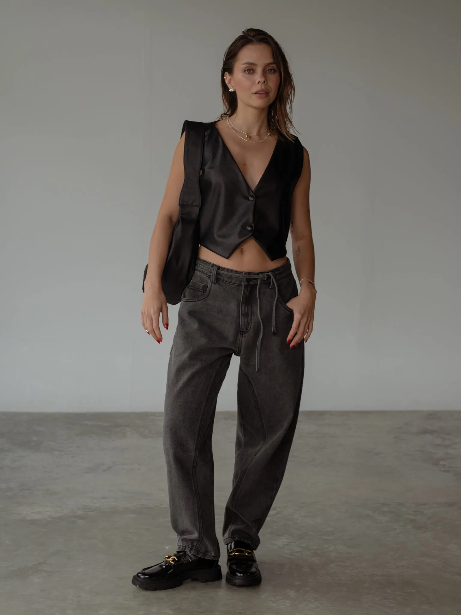 VEGAN LEATHER VEST - BLACK