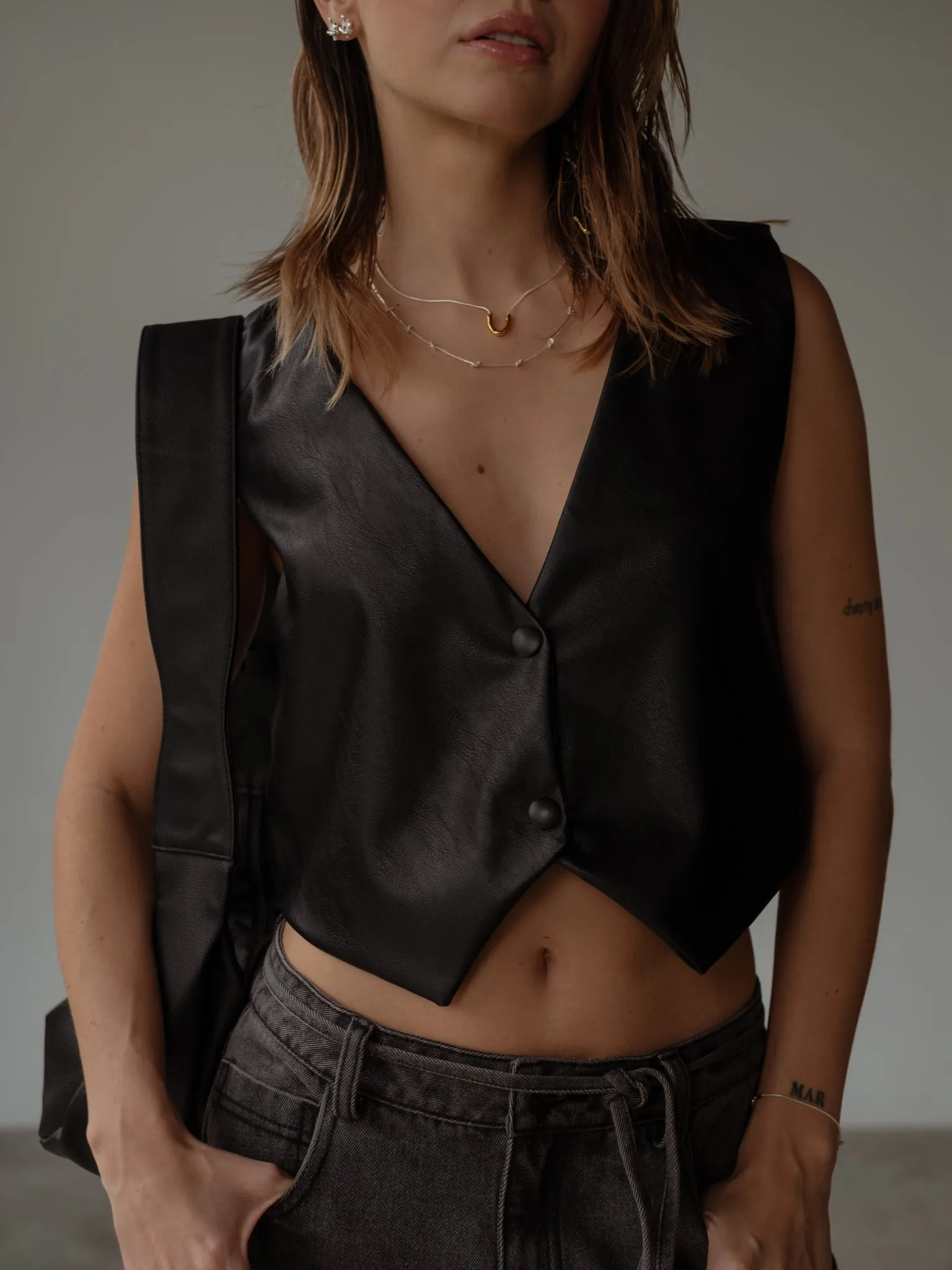 VEGAN LEATHER VEST - BLACK
