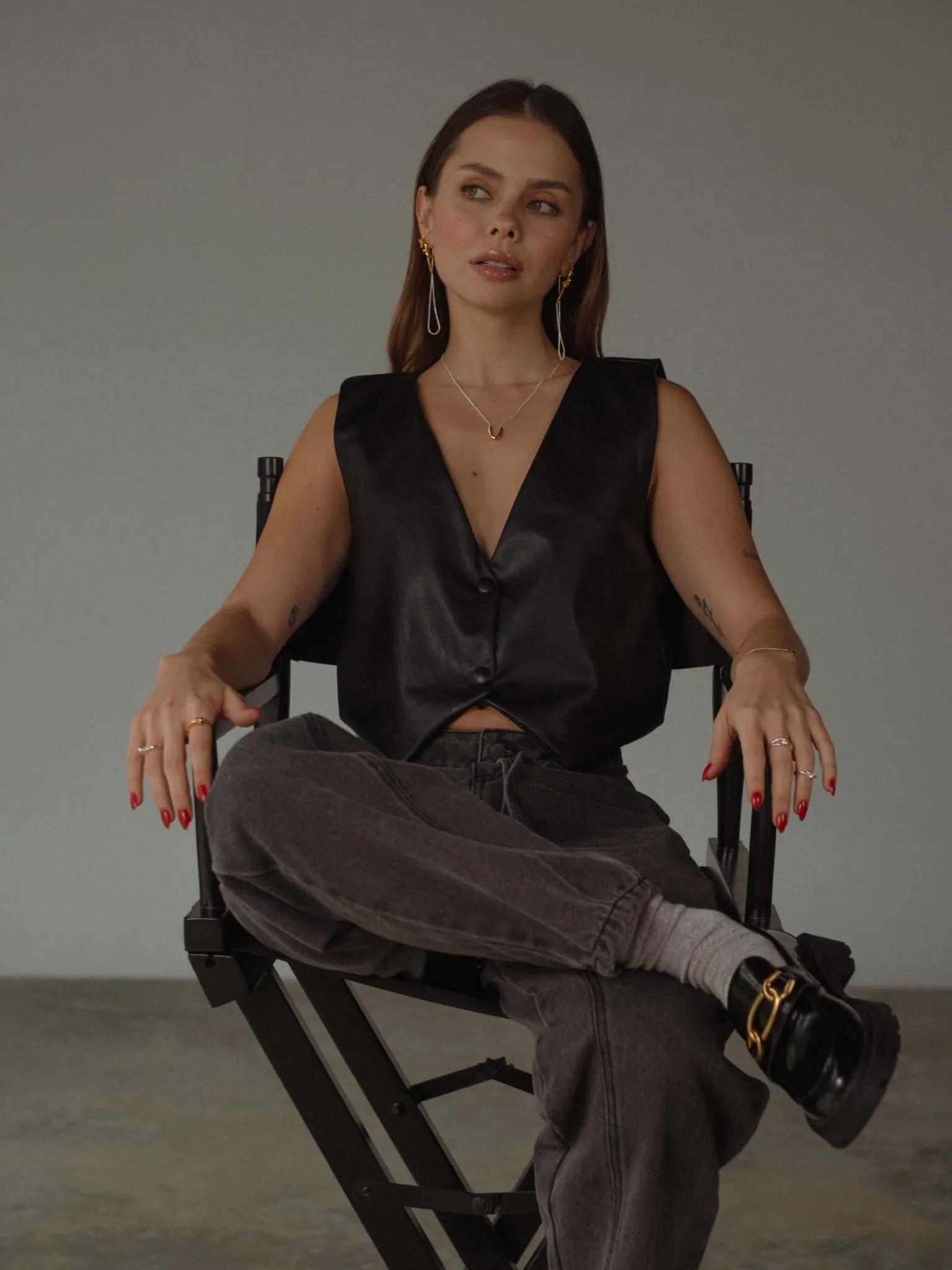 VEGAN LEATHER VEST - BLACK